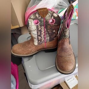 Ariat Pink& Brown Camaflage Fatbaby Boots 10 Super Cute& Comfortable